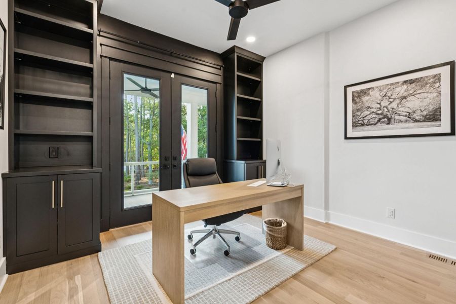 Furnished interior view inside a new home in , Awendaw (Image 31). Furnished interior view inside a new home in , Awendaw (Image 31).