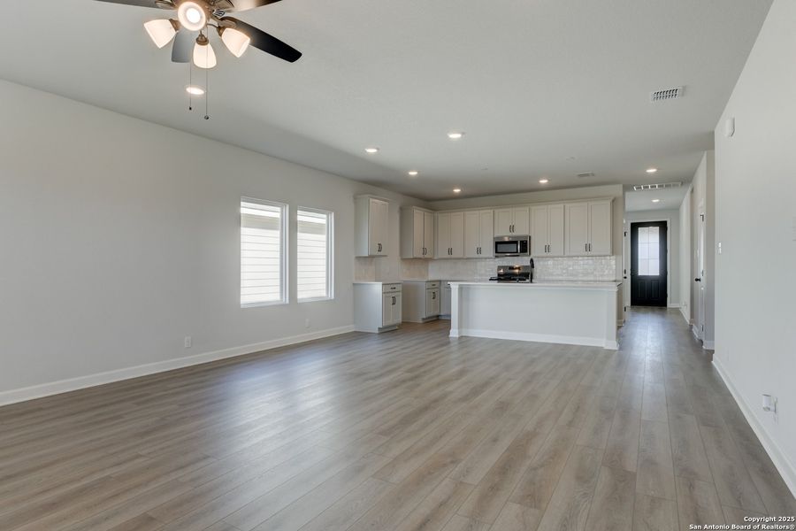 Spacious, unfurnished interior of a new home in Cordova Trails, Seguin (Image 22).