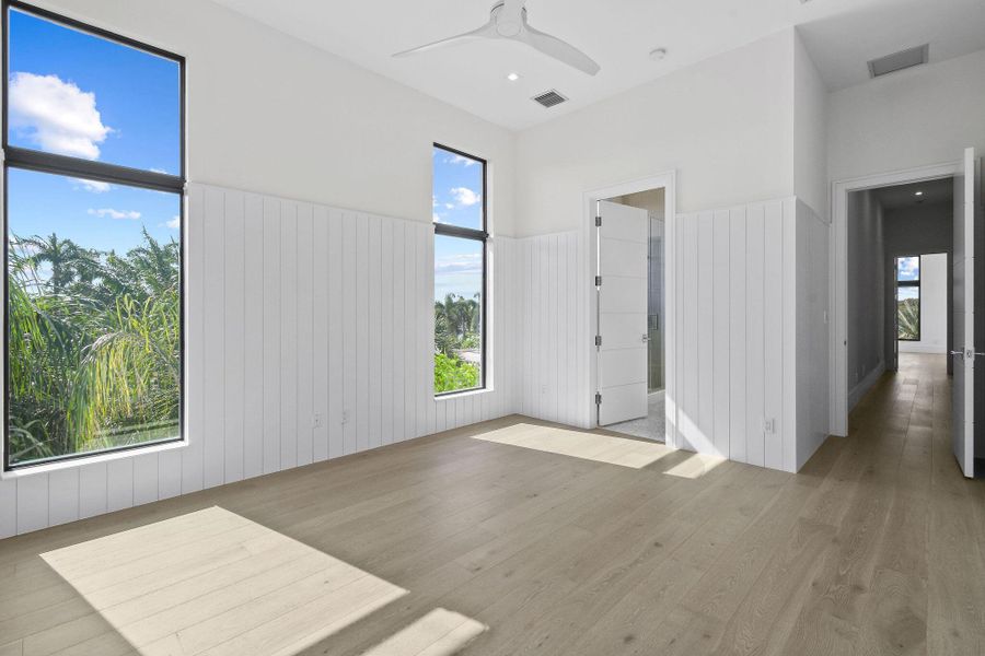 Spacious, unfurnished interior of a new home in , North Palm Beach (Image 21).