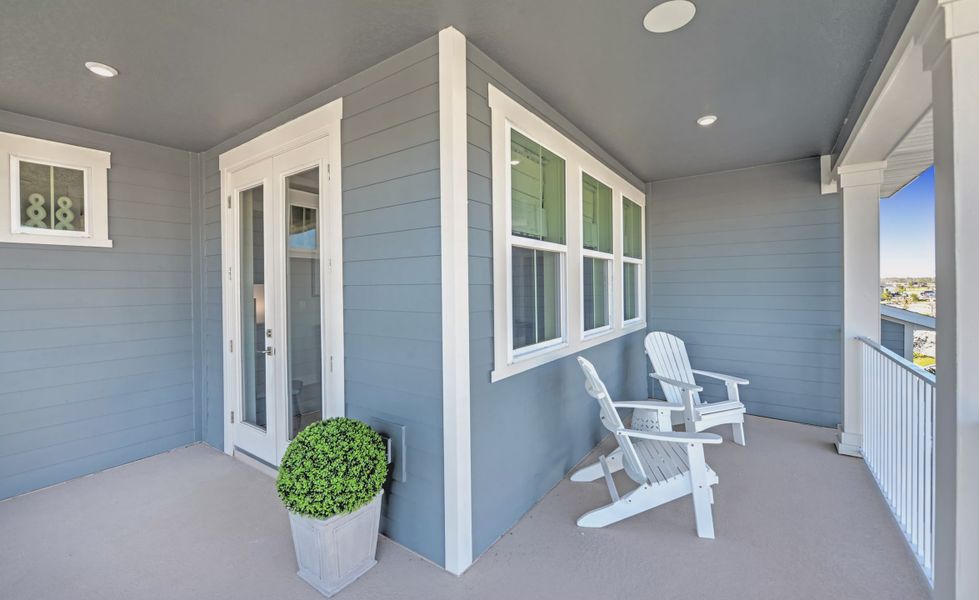 Exterior details and patio area of a home in Laureate Park, Orlando (Image 23).