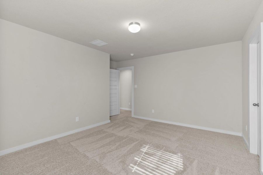 Spacious, unfurnished interior of a new home in , Houston (Image 18).