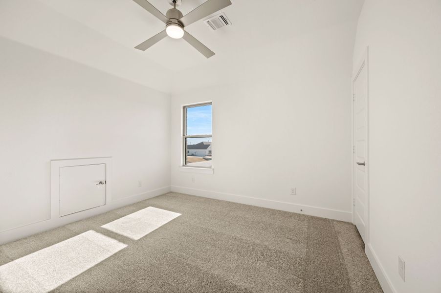 Spacious, unfurnished interior of a new home in Settlers Glen, New Fairview (Image 42). Spacious, unfurnished interior of a new home in Settlers Glen, New Fairview (Image 42).
