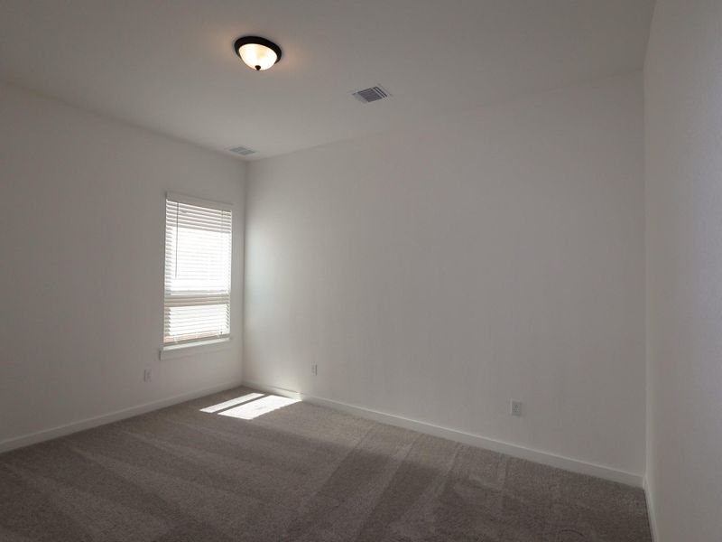 Spacious, unfurnished interior of a new home in Edgewood, Leander (Image 32).