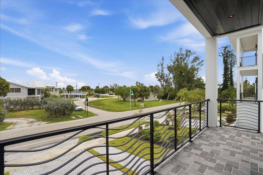 Exterior details and patio area of a home in , Englewood (Image 45).
