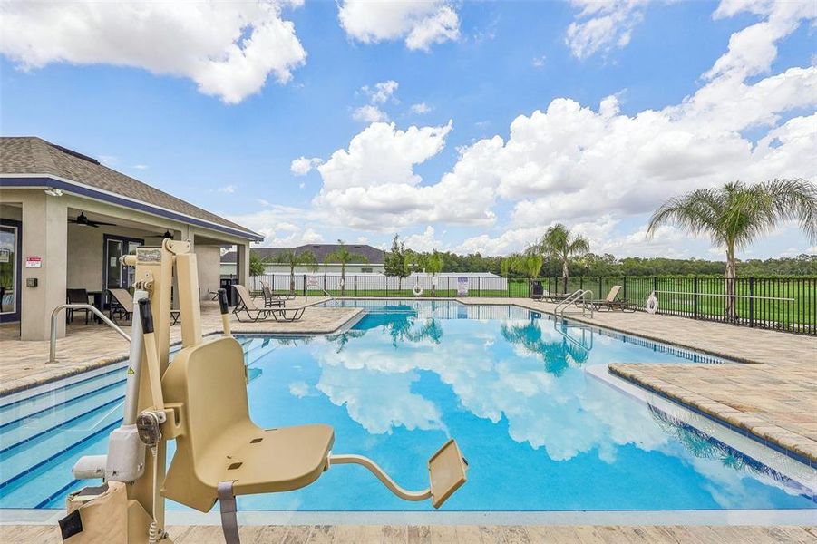 Community amenities in Eagle Hammock, Eagle Lake (Image 21).