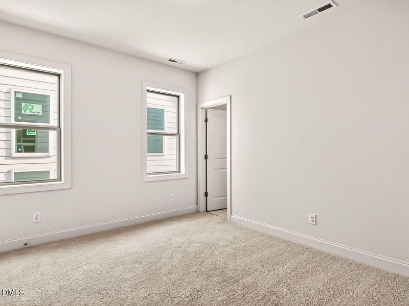 025-1280x960-bedroom