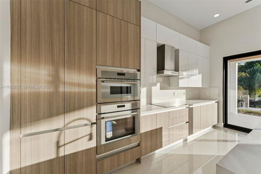 Furnished interior view inside a new home in , Deerfield Beach (Image 11).