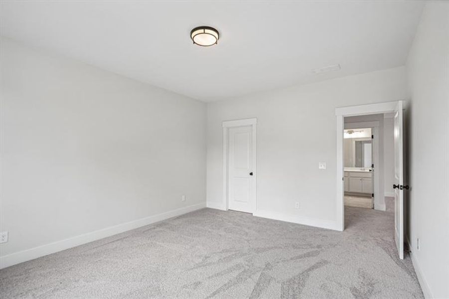 Spacious, unfurnished interior of a new home in Arden on Lanier, Cumming (Image 25).