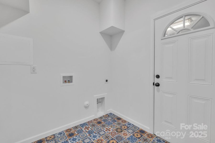 Image 33 of a home in .