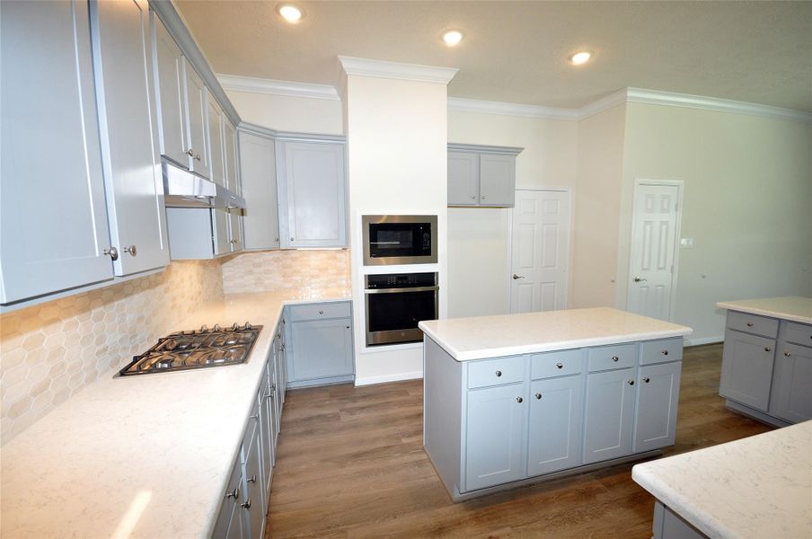 Furnished interior view inside a new home in Pedregal, League City (Image 8).