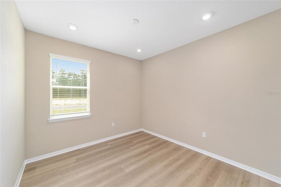 Spacious, unfurnished interior of a new home in , Ocala (Image 28).