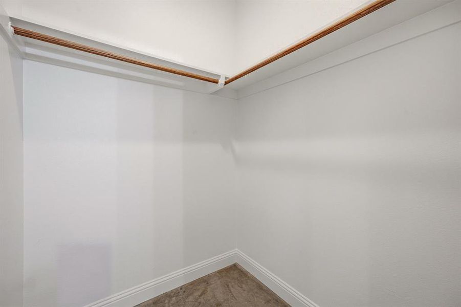Spacious, unfurnished interior of a new home in , Weatherford (Image 18).