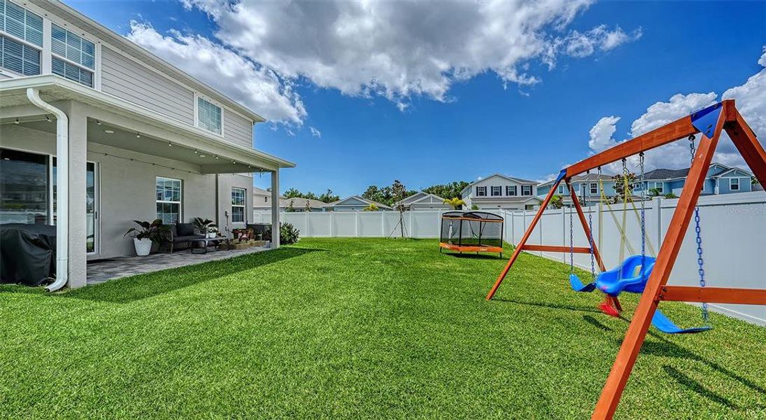 Exterior details and patio area of a home in , Bradenton (Image 26).