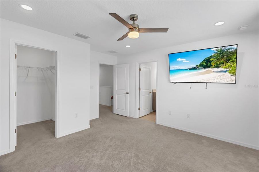 Spacious, unfurnished interior of a new home in , Sarasota (Image 29). Spacious, unfurnished interior of a new home in , Sarasota (Image 29).