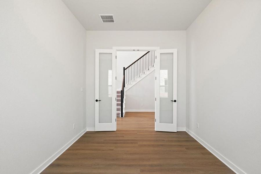 Spacious, unfurnished interior of a new home in Lariat, Liberty Hill (Image 18).