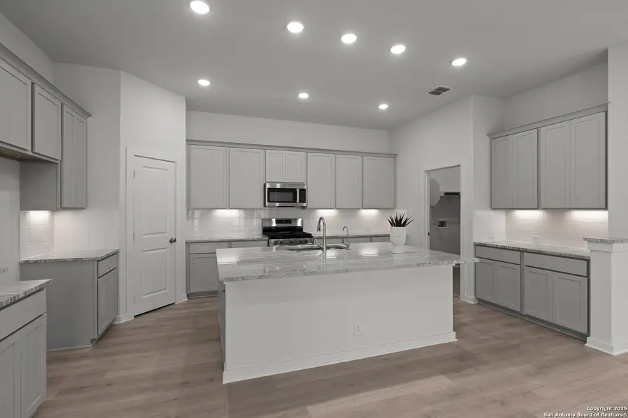 Furnished interior in a model home at The Crossvine – Garden Homes in Schertz (Image 10). Furnished interior in a model home at The Crossvine – Garden Homes in Schertz (Image 10).