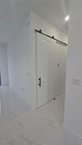 Spacious, unfurnished interior of a new home in , Lehigh Acres (Image 27).