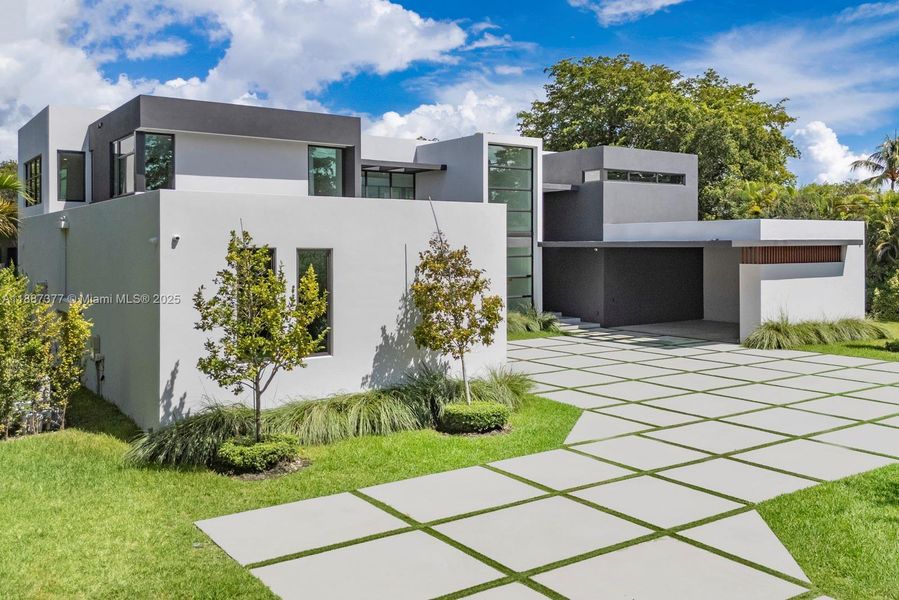 Image 60 of a home in .