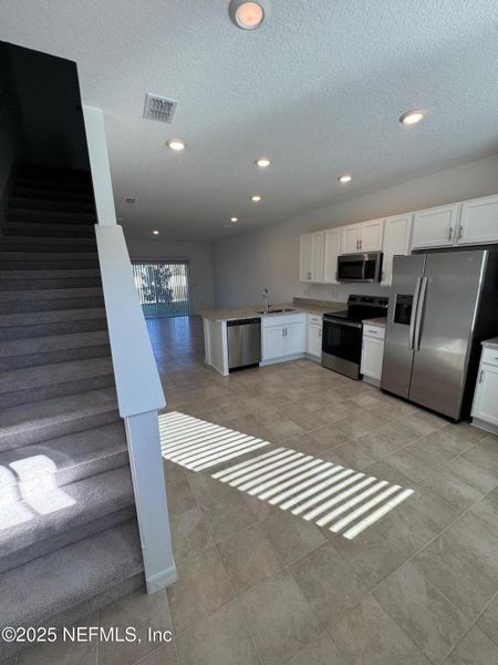 Spacious, unfurnished interior of a new home in Sabal Terrace, Jacksonville (Image 22).