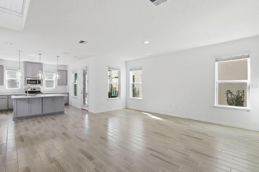 Spacious, unfurnished interior of a new home in Harvest at Ovation, Winter Garden (Image 20).