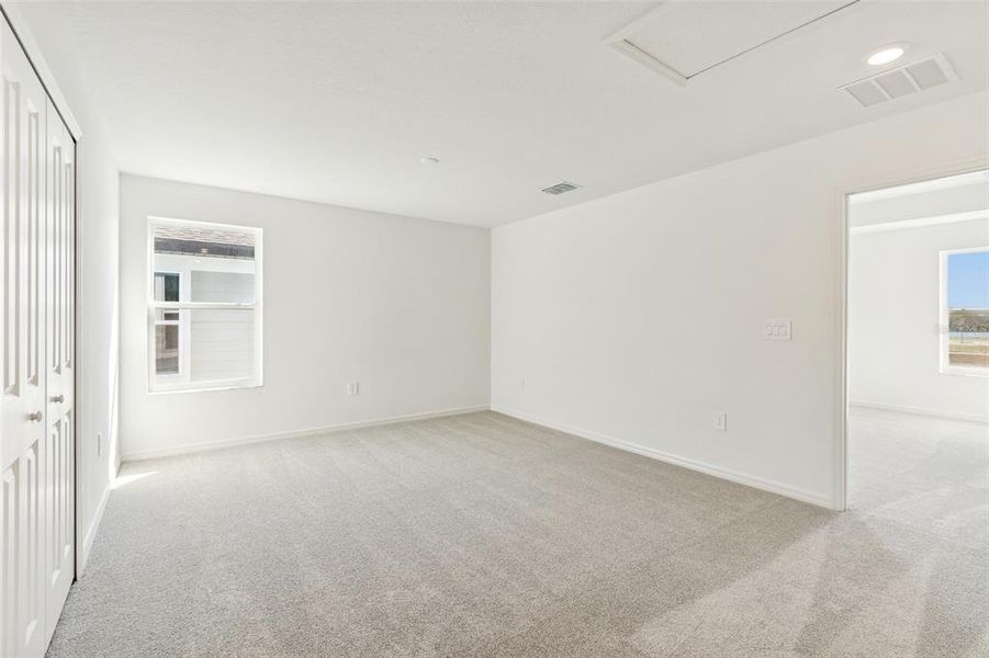 Spacious, unfurnished interior of a new home in Southpointe, Palmetto (Image 17).