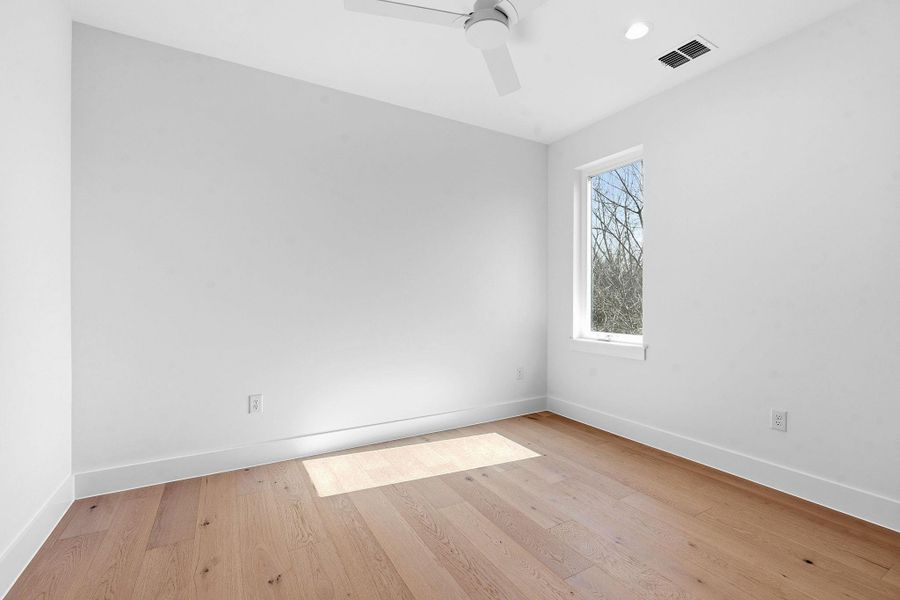 Spacious, unfurnished interior of a new home in , Austin (Image 19).