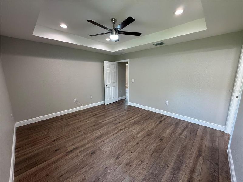 Spacious, unfurnished interior of a new home in , Ocala (Image 33).