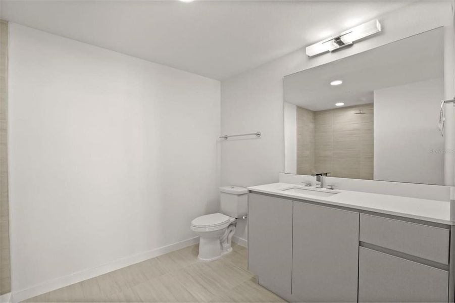Furnished interior view inside a new home in , Orlando (Image 19).