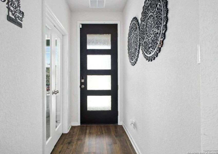 Spacious, unfurnished interior of a new home in Bricewood, San Antonio (Image 21).