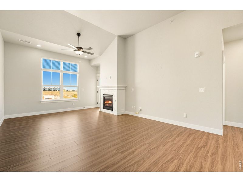 Spacious, unfurnished interior of a new home in The Lakes at Centerra, Loveland (Image 13).