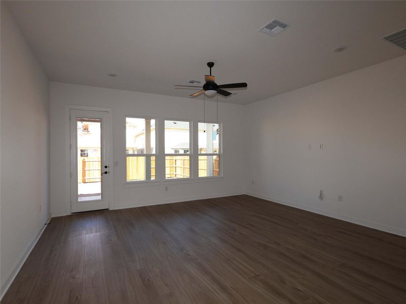 Spacious, unfurnished interior of a new home in Barksdale, Leander (Image 29). Spacious, unfurnished interior of a new home in Barksdale, Leander (Image 29).