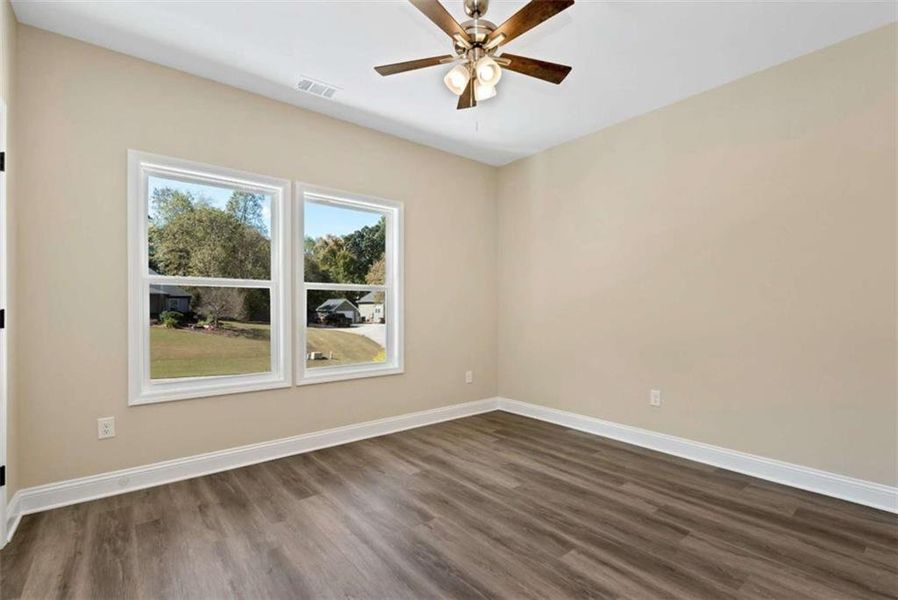 Spacious, unfurnished interior of a new home in , Jefferson (Image 17).