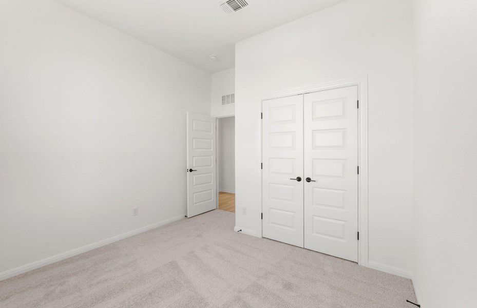 Spacious, unfurnished interior of a new home in Saddleback at Santa Rita Ranch, Liberty Hill (Image 29).