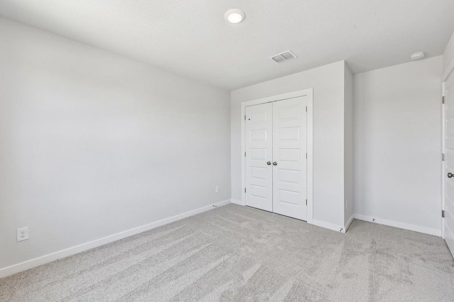Spacious, unfurnished interior of a new home in Trinity Ranch, Elgin (Image 36).