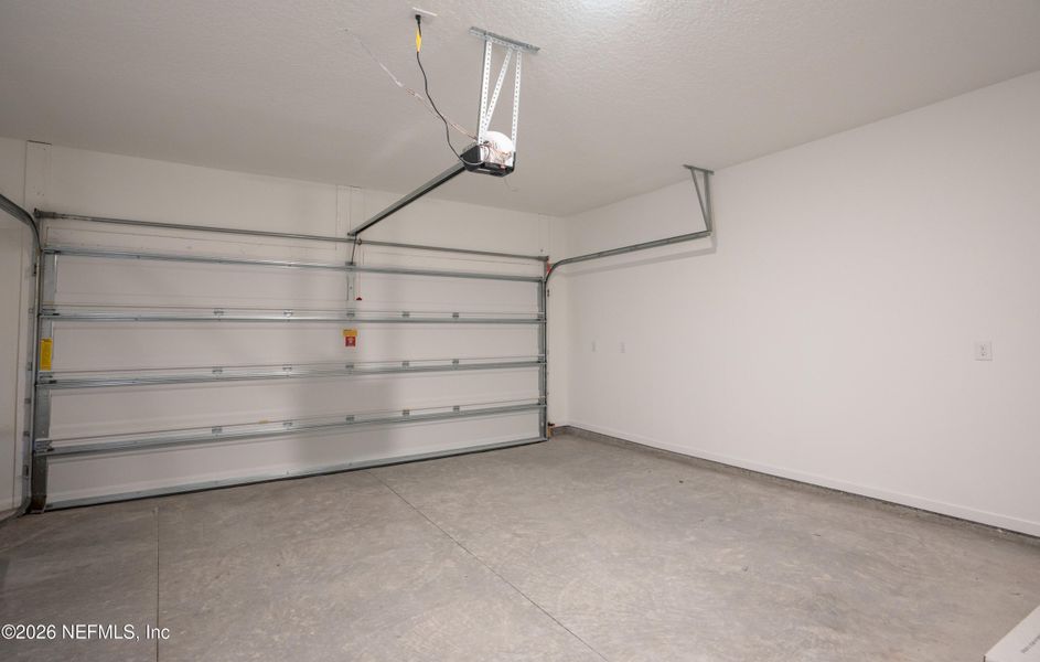 Spacious, unfurnished interior of a new home in , Palm Coast (Image 21).