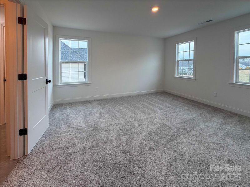 Bedroom 3 Jack & Jill W/ Walk-in Closet