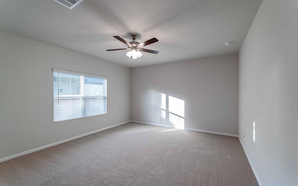 Spacious, unfurnished interior of a new home in Sanctuary, Salado (Image 9).