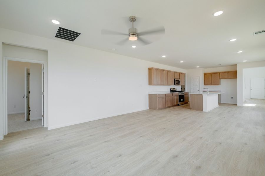 Spacious, unfurnished interior of a new home in Trinity Ranch, Elgin (Image 17). Spacious, unfurnished interior of a new home in Trinity Ranch, Elgin (Image 17).
