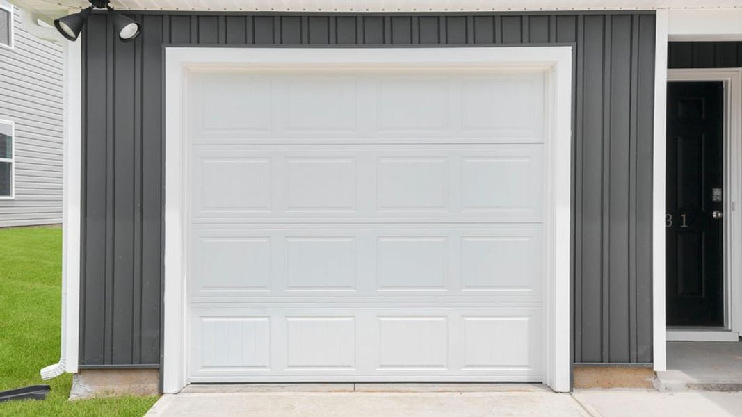 Exterior details and patio area of a home in Tyger Pines, Moore (Image 3).
