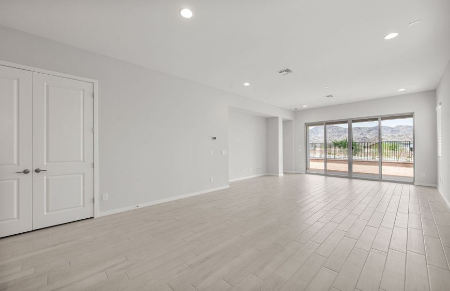 Spacious, unfurnished interior of a new home in Regent Hills - Meadow Series, Buckeye (Image 20). Spacious, unfurnished interior of a new home in Regent Hills - Meadow Series, Buckeye (Image 20).
