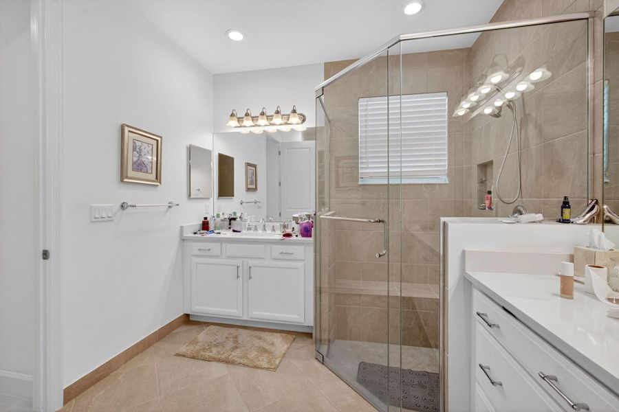 Furnished interior view inside a new home in , Port St. Lucie (Image 29).