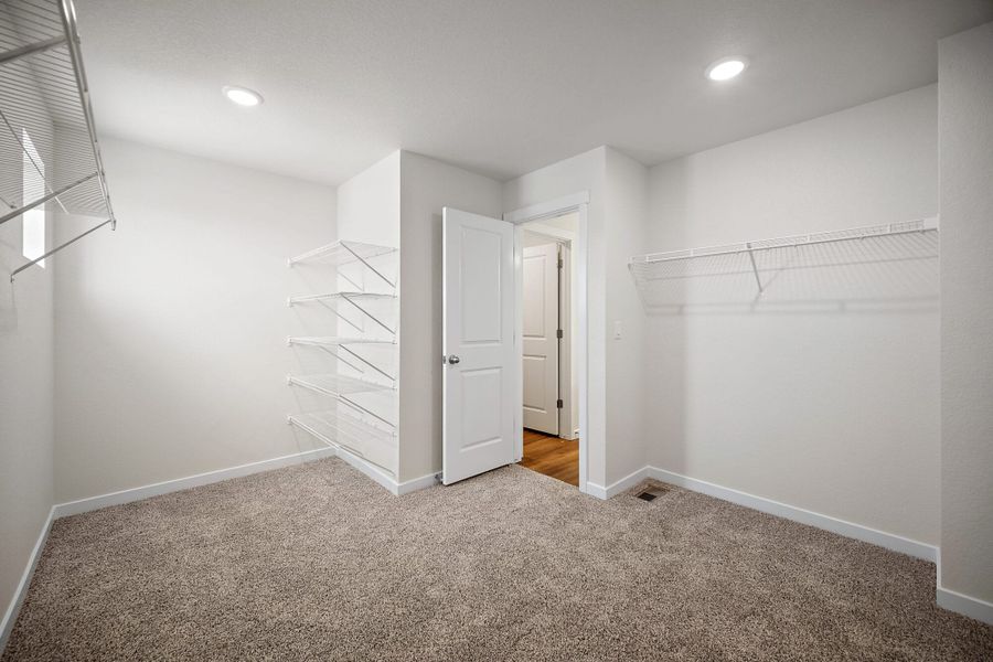 Spacious, unfurnished interior of a new home in Aspen Ranch, Fountain (Image 29).