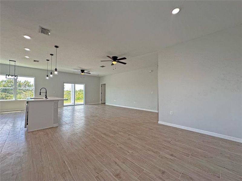 Spacious, unfurnished interior of a new home in , Port Charlotte (Image 17).
