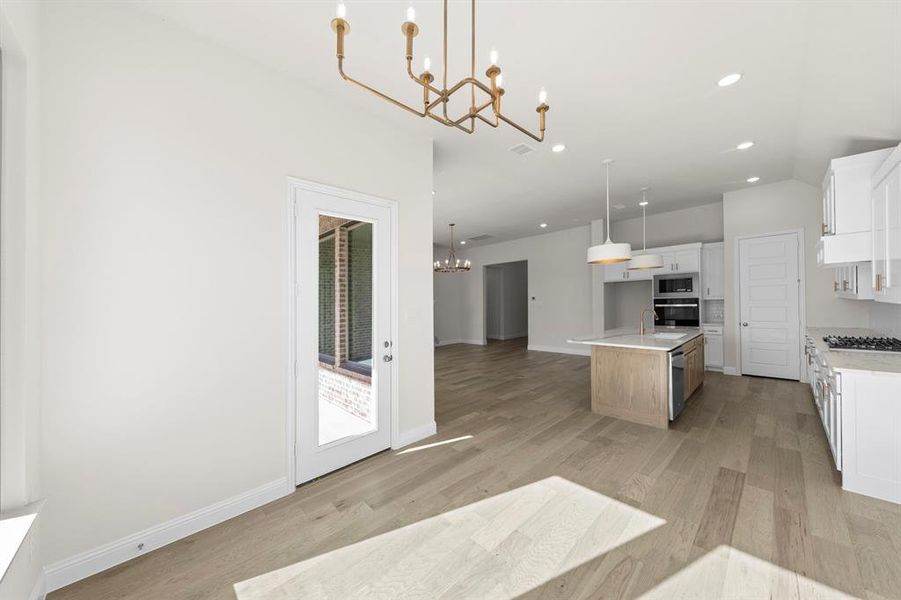 18. 3135 Fisher - Dining (2)