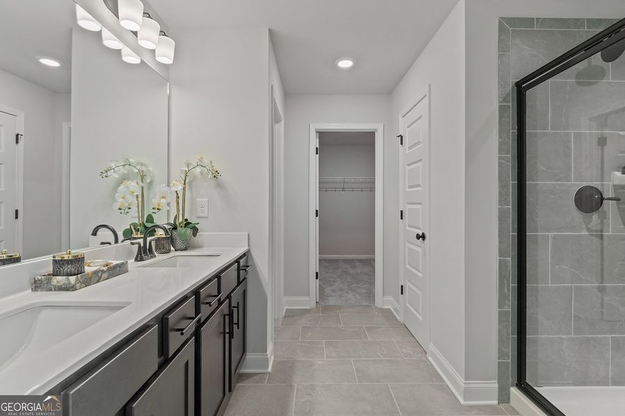 Furnished interior view inside a new home in Ponderosa Farms Manor, Gainesville (Image 54).
