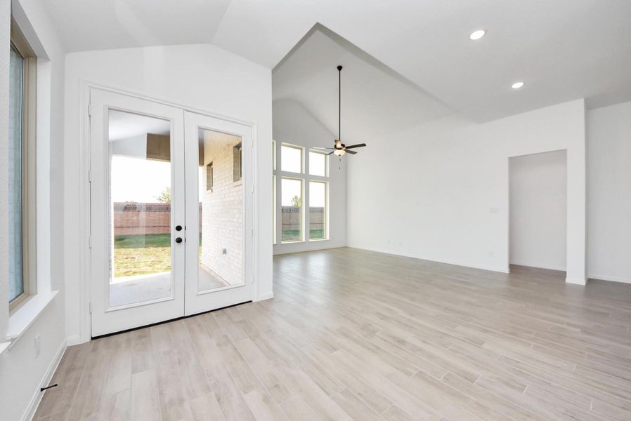Spacious, unfurnished interior of a new home in Elyson, Katy (Image 19).