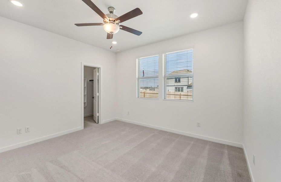 Spacious, unfurnished interior of a new home in Sonterra, Jarrell (Image 14).