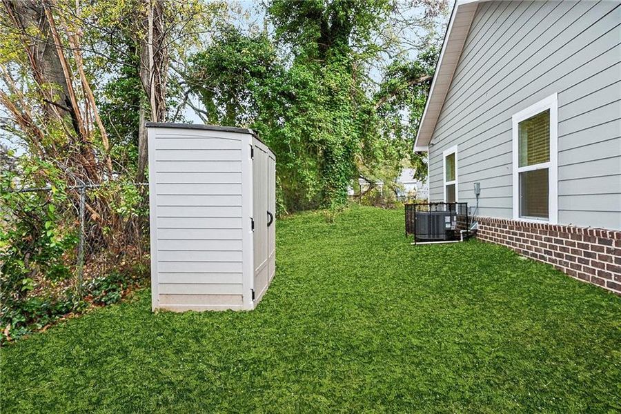 Exterior details and patio area of a home in , Atlanta (Image 20).