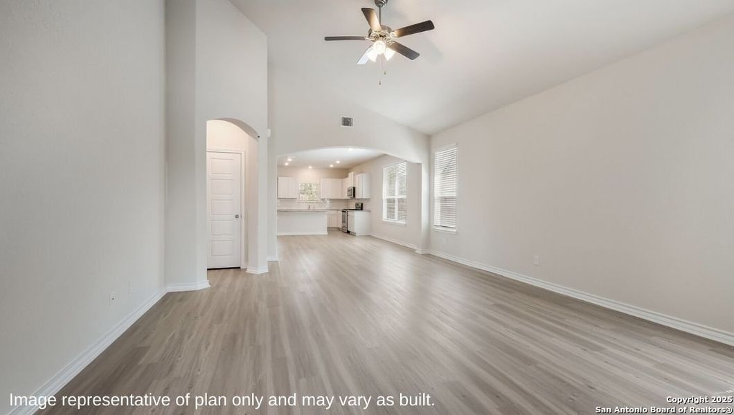Spacious, unfurnished interior of a new home in Brookstone Creek, San Antonio (Image 9).