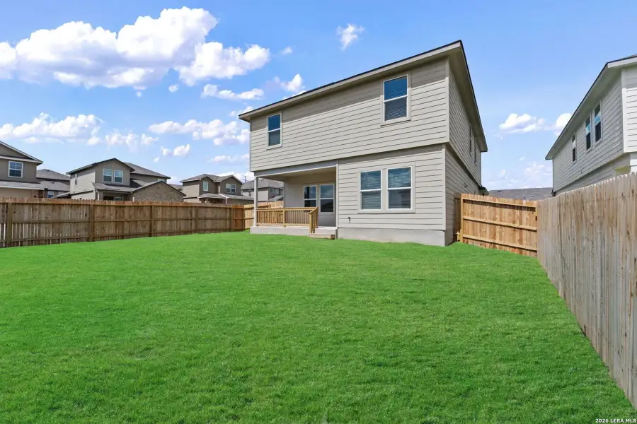 Exterior details and patio area of a home in Laurel Vistas, San Antonio (Image 3).